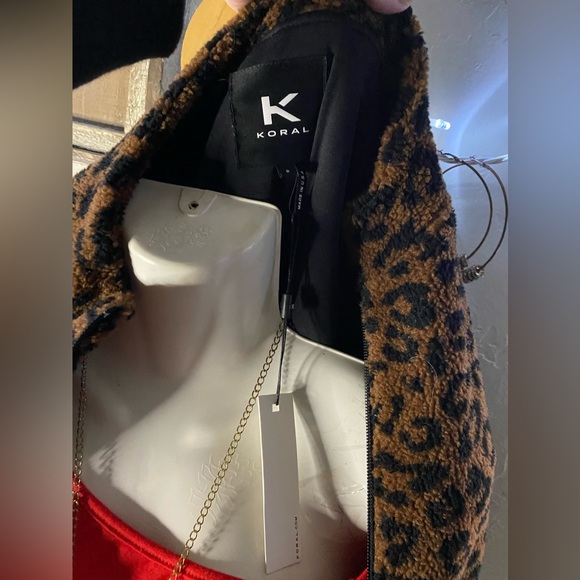 NWT KORAL MONTANA SHERPA FAUX FUR BOMBER JACKET CHEETAH BLACK AND BROWN - Picture 8 of 15